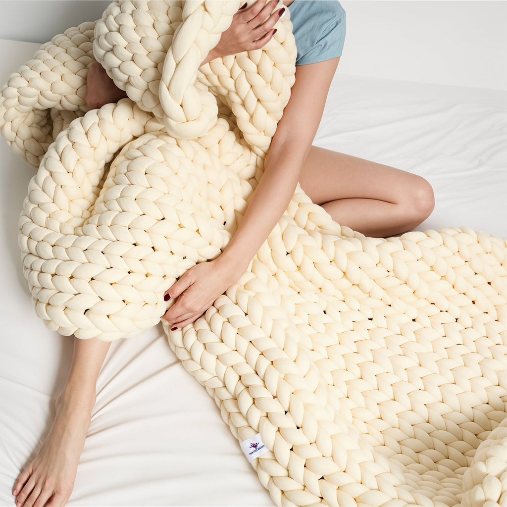 Chunky Knit Blanket – Handwoven, Soft & Cozy Throw